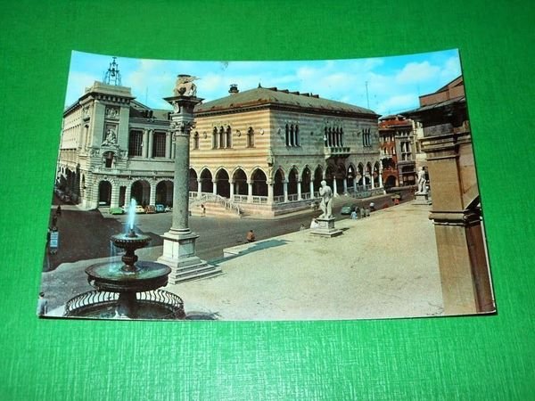 Cartolina Udine - Piazza Libertà 1959.