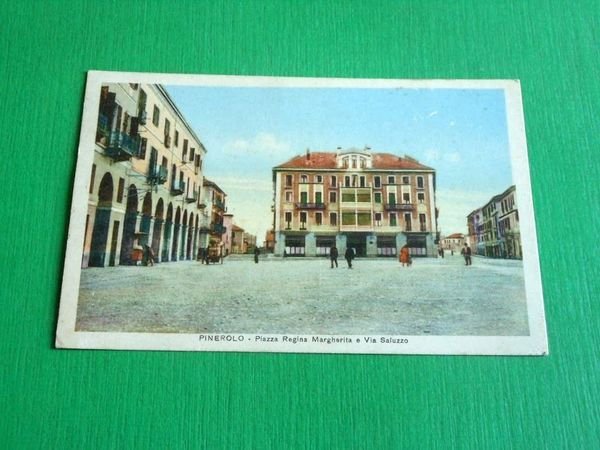 Cartolina Pinerolo - Piazza Regina Margherita e Via Saluzzo 1940.