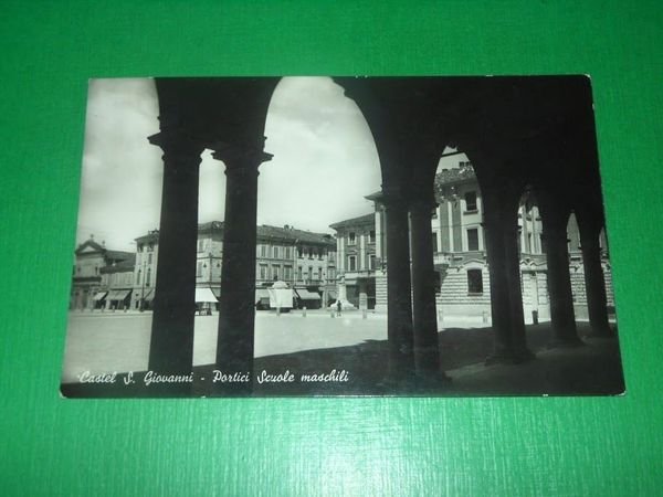 Cartolina Castel San Giovanni - Portici Scuole maschili 1944.