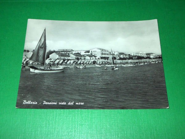 Cartolina Bellaria - Pensioni viste dal mare 1957.
