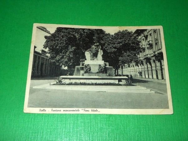 Cartolina Biella - Fontana monumentale Fons Vitale 1940 ca.