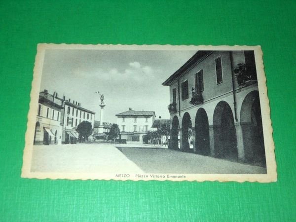 Cartolina Melzo - Piazza Vittoro Emanuele 1942.