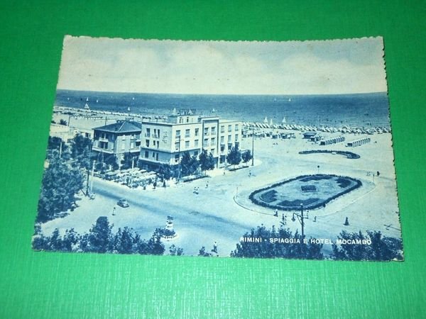 Cartolina Rimini - Spiaggia e Hotel Mocambo 1951.