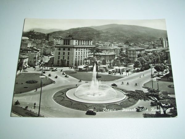 Cartolina Brescia - Piazzale della Repubblica 1963