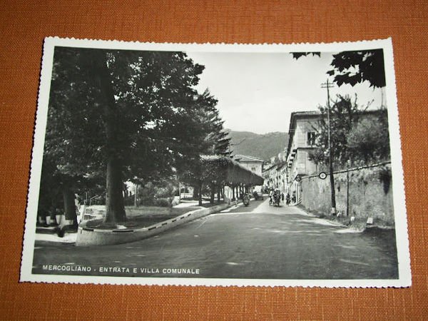 Cartolina Mercogliano ( Avellino ) - Entrata e Villa Comunale …