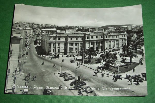 Cartolina Catanzaro - Piazza Matteotti - Palazzo di Giustizia e …