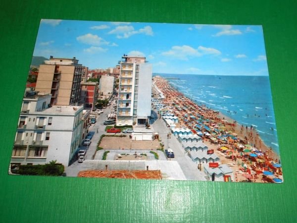Cartolina Pesaro - Spiaggia di Levante 1968