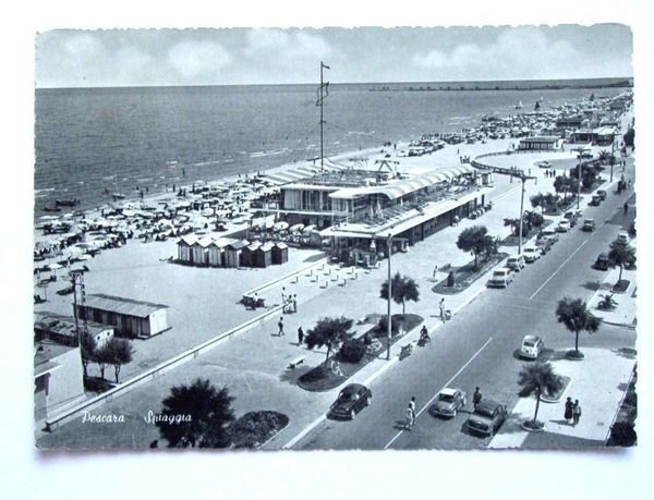 Cartolina Pescara - Veduta della spiaggia 1961 #1.