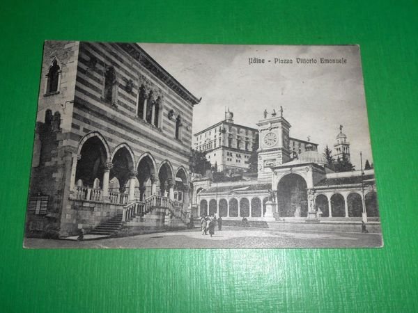 Cartolina Udine - Piazza Vittorio Emanuele 1942