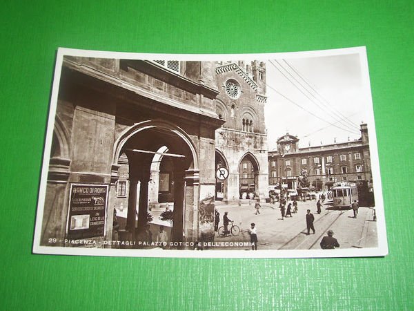 Cartolina Piacenza - Dettagli Palazzo Gotico e dell' Economia 1936 | Immagine Gallery 1