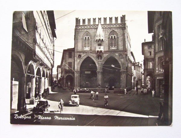 Cartolina Bologna - Piazza Mercanzia 1957