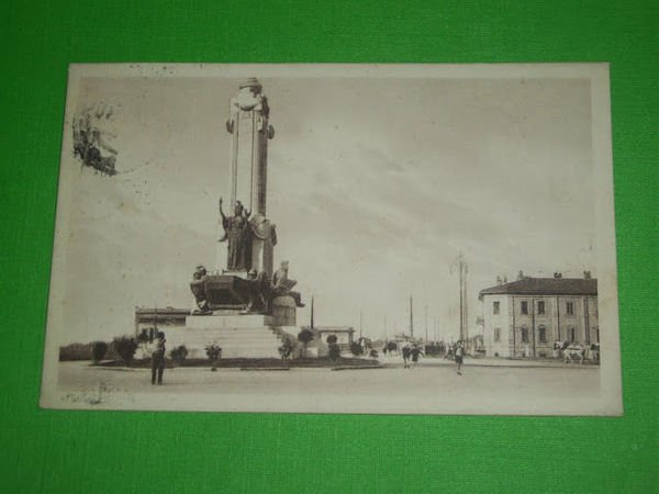 Cartolina Piacenza - Monum. al Pontiere d' Italia 1936