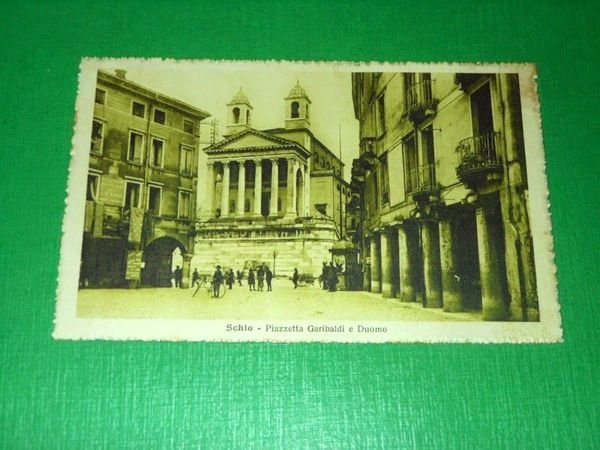 Cartolina Schio - Piazzetta Garibaldi e Duomo 1916.
