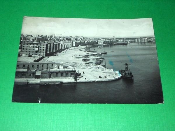 Cartolina Taranto - Via Garibaldi 1947.