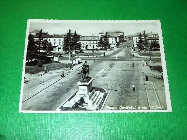 Cartolina Brescia - Piazza Garibaldi e via Milano 1955.