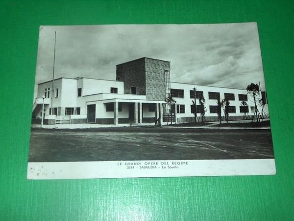 Cartolina Le grandi opere del Regime - Sabaudia - La …