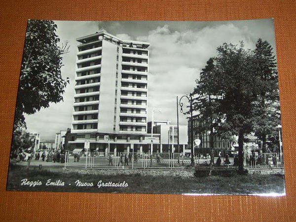 Cartolina Reggio Emilia - Nuovo Grattacielo - Veduta 1955 ca | Immagine principale