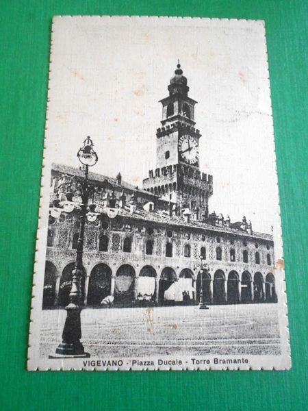 Cartolina Vigevano - Piazza Ducale - Torre Bramante 1932