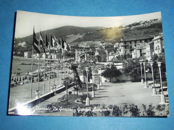 Cartolina Cogoleto - Piazzale de Gasperi 1964.