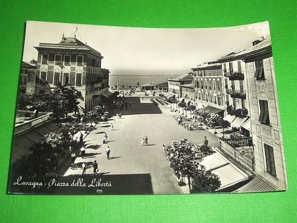 Cartolina Lavagna - Piazza della Libertà 1957.