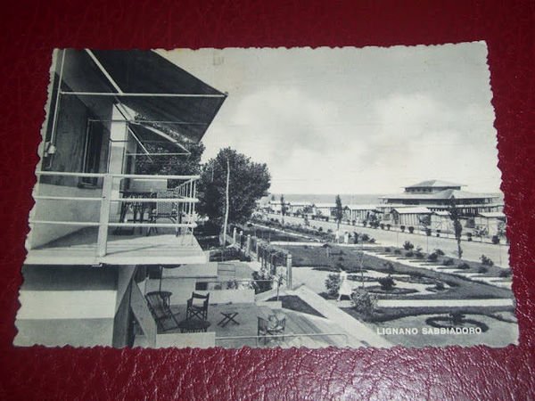 Cartolina Lignano Sabbiadoro - Veduta della spiaggia 1949