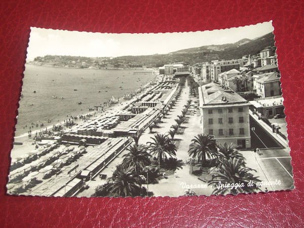 Cartolina Varazze - Spiaggia di Ponente 1957.
