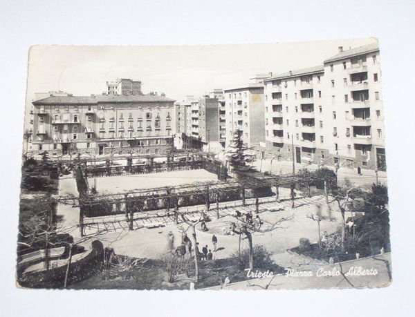 Cartolina Trieste - Piazza Carlo Alberto 1956