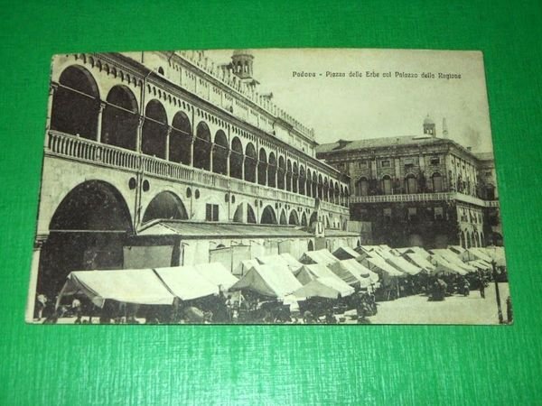 Cartolina Padova - Piazza delle Erbe col Palazzo della Ragione …