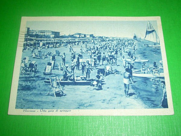Cartolina Riccione - Scorcio di spiaggia animatissima 1948