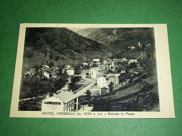 Cartolina Hotel Crissolo - Entrata in Paese 1935.