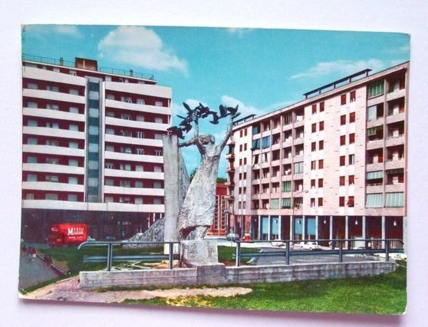 Cartolina Sesto S Giovanni Piazza della Resistenza 1980.