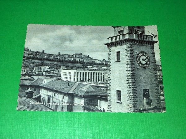 Cartolina Bergamo - Torre dei Caduti e Città Alta 1961.