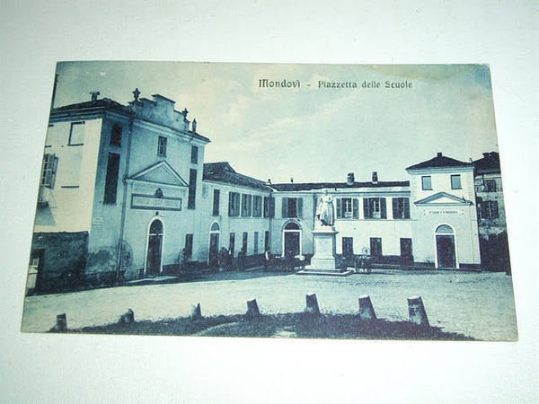 Cartolina Mondovì ( Cuneo ) - Piazzetta delle Scuole 1922.