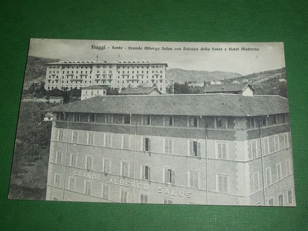 Cartolina Fiuggi Fonte - Grande Albergo Salus con Palazzo della …