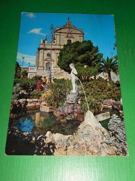 Cartolina Ispica - Piazza Maria Josè e Chiesa Madre 1973. | Immagine principale