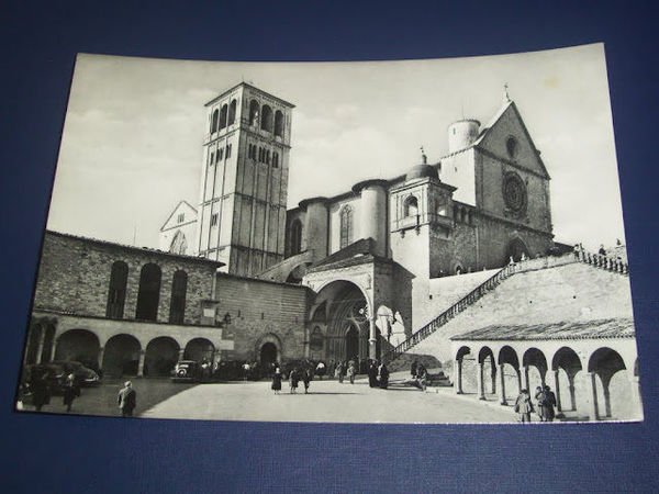 Cartolina Assisi - Basilica di San Francesco 1955.