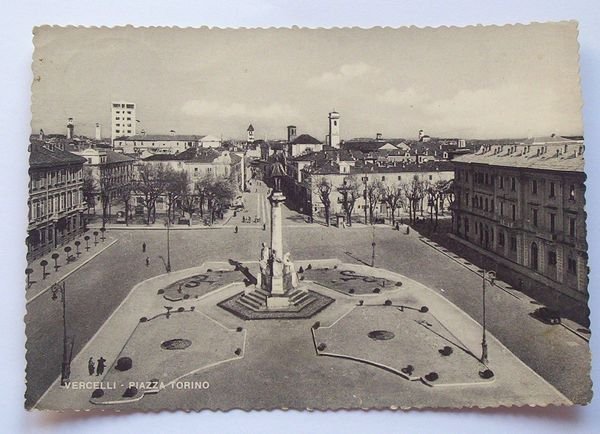 Cartolina Vercelli - Piazza Torino 1945 ca.