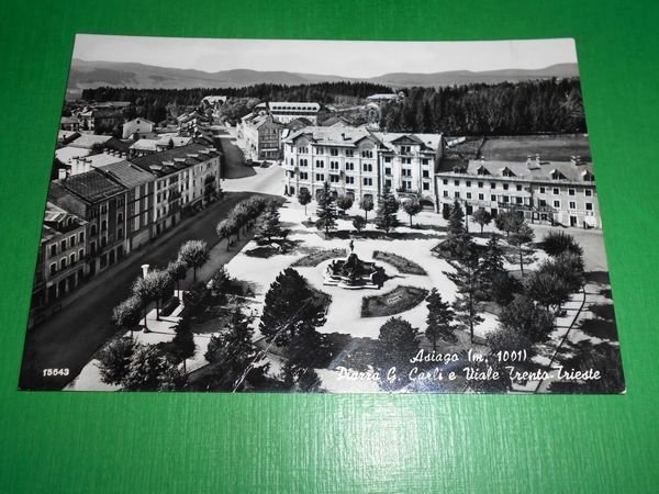 Cartolina Asiago - Piazza G. Carli e Viale Trento-Trieste 1960 …