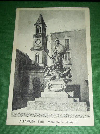 Cartolina Altamura ( Bari ) - Monumento ai Martiri 1952. | Immagine principale