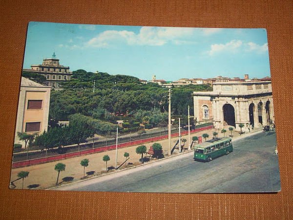 Cartolina Livorno - Viale Italia e Accademia Navale 1962