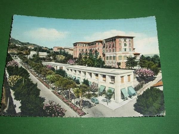Cartolina Chianciano Terme - Viale Roma e Grand Hotel 1957.