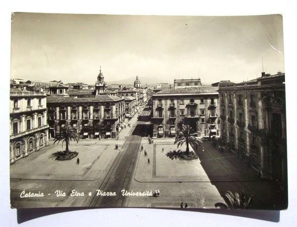 Cartolina Catania - Via Etna e Piazza Università 1951. | Immagine principale