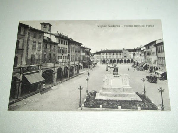 Cartolina Figline Valdarno - Piazza Marsilio Ficino 1937.