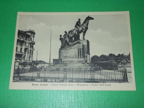 Cartolina Busto Arsizio - Piazza Ferrovia Stato - Monumento a …