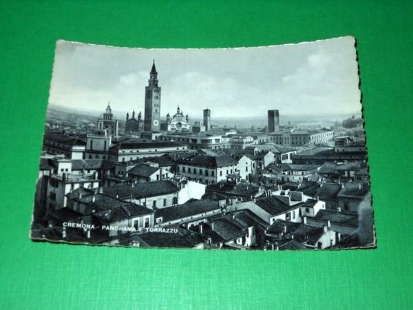 Cartolina Cremona - Panorama e Torrazzo 1950