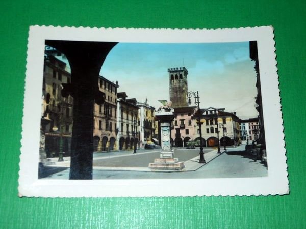 Cartolina Bassano del Grappa - Piazza Libertà 1954