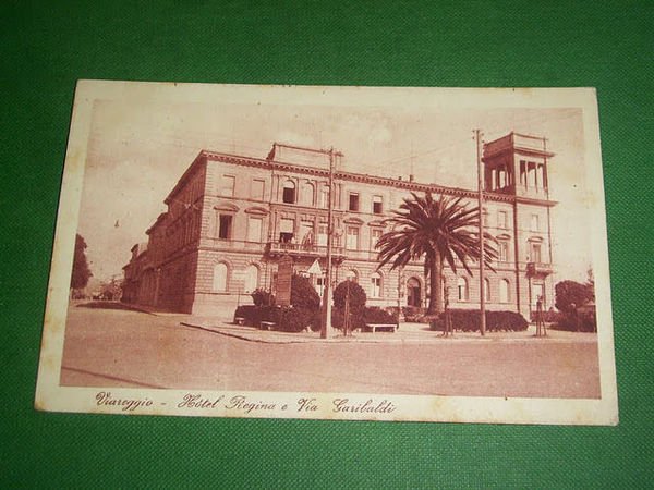 Cartolina Viareggio - Hotel Regina e Via Garibaldi 1929