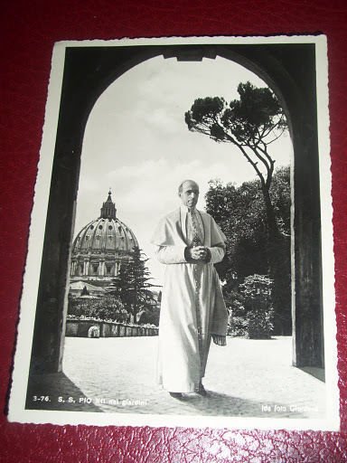 Cartolina Religione - S. S. Pio XII nei giardini 1948