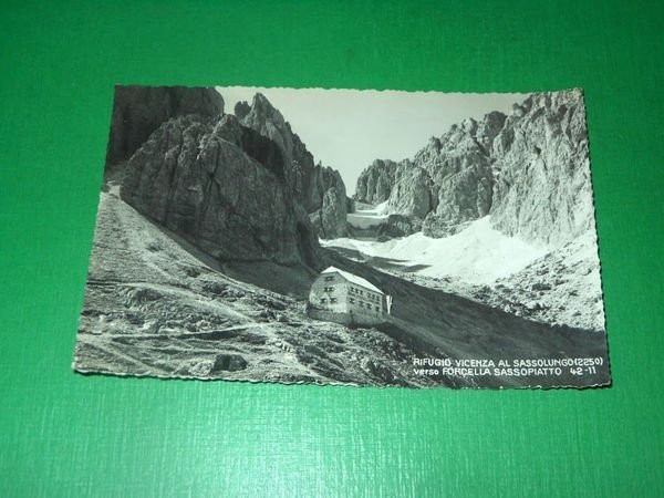 Cartolina Rifugio Vicenza al Sassolungo verso Forcella Sassopiatto 1949 | Immagine principale
