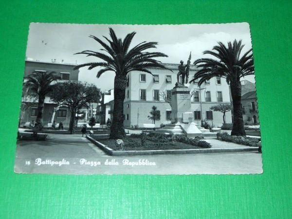 Cartolina Battipaglia ( Salerno ) - Piazza della Repubblica 1957